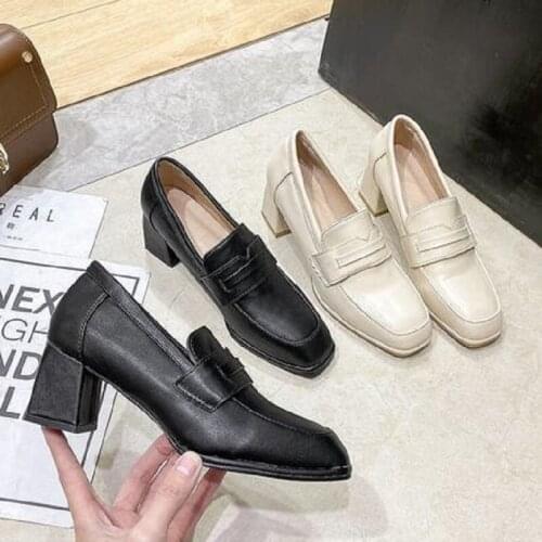Temperament Square Toe British Style Ladies High Heels Spring And Autumn Simple Solid Color Daily Commuting Small Leather Shoes