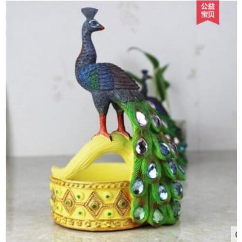 Resin creative personality peacock ashtray environmental protection non-stick ash gift room office decoration air home crafts