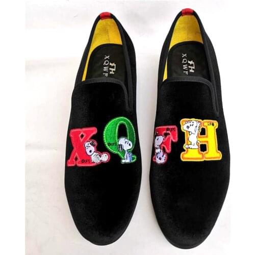 XQWFH Red Suede Men Loafers English Letters Moccasins Mens Dress Shoes Wedding Party Flats Smoking Slippers Casual Shoes