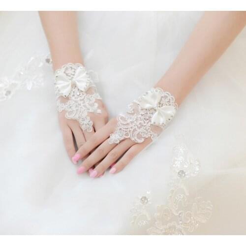 White Short Wedding Gloves Fingerless Bridal Gloves for Women Bride Red Lace Gloves Wedding Accessories