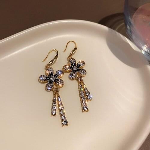 Romantic Elegant Korean Alloy Female Party Jewelry Flower Dangle Earrings Tassel Rhinestone Earrings Stud Earrings