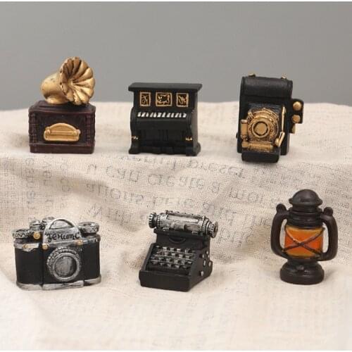 1Pc Vintage Miniature Doll House Furniture Sewing Machine Telephone Camera Ornaments Toys Fairy Garden Home Decoration