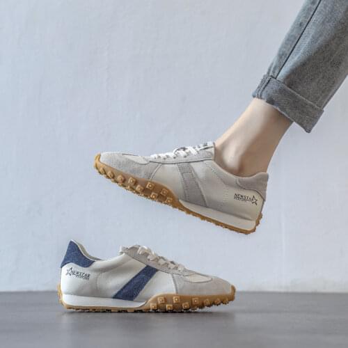 Soft leather white shoes women comfortable casual shoes 2021 new Lace Up flat casual sports shoes women Running shoes summerd678