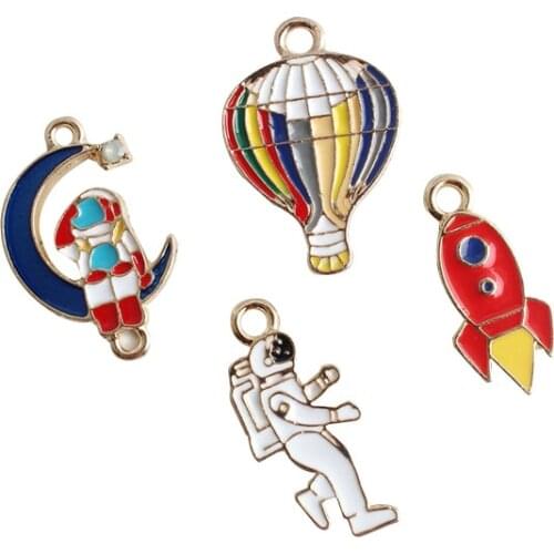 10pcs New cartoon rocket bracelet pendant accessories cute astronaut alloy pendant jewelry wholesale