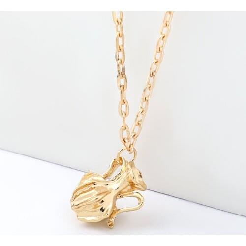 Fashion Simple Metal Water Bottle Pendant Necklace Womens Creative Fashion Sweater Chain Banquet Jewelry Accessories