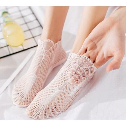 2018 New Women Romantic lace spring and summer socks Ladies flower leaf short socks