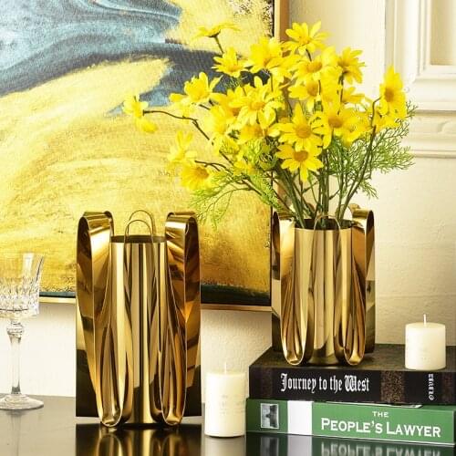 European Style Golden Wave Metal Vase Flower Arrangement Dried Flower Decoration Flower Vase Wedding Home Decoration Accessories