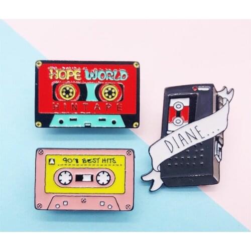 Cartoon Retro Memory Tape Radio CD Music Player Enamel Brooch Alloy Badge Cowboy Clothes Bag Pin Punk Jewelry Gift For Friends