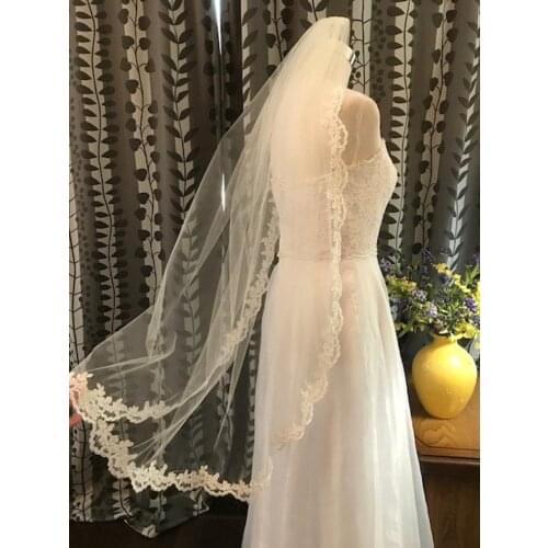 1-Tier Bridal Veil , Lace Veil Alencon Lace Trim Wedding Veil White / Ivory / Champagne Metal Comb