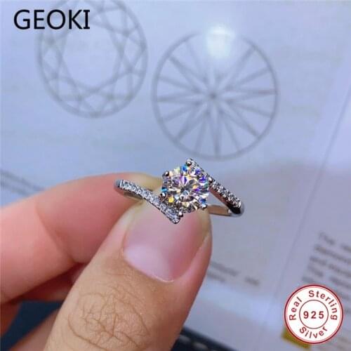 Geoki Passed Diamond Test 1 Ct Perfect Cut D Color VVS1 Moissanite Ring Luxury 925 Sterling Silver Shiny Wedding Rings for Women