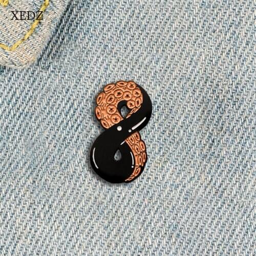 XEDZ Black Number 8 Enamel Brooch Horror Vessel Collection Distorted Deformation Badge Halloween Costume Pendant Jewelry Gift