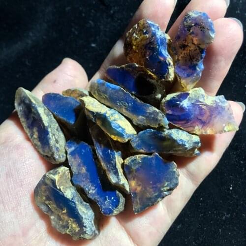 Dominica Lamper raw stone practice material wool amber honey wax natural pendant hand string raw ore