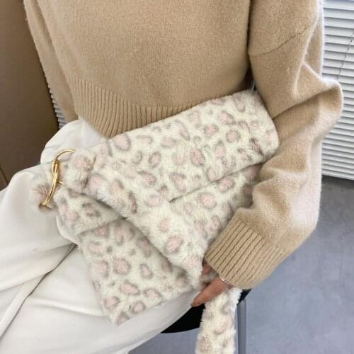 2020 New Winter Plush Package Sexy Leopard Women Messenger Bag Soft Warm Faux Fur Clutch Bag Casual Shoulder Bag Furry Fluffy