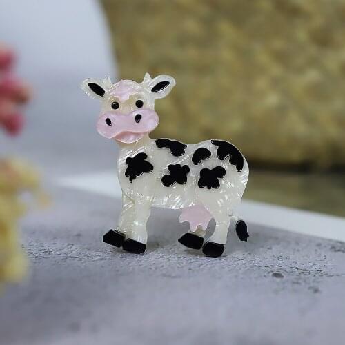Fashion Style Brooch Acrylic Milk Cow Animal Jewelry Men Women Child Sweater Coat Accessories Bag Scarf Pins Christmas Gift