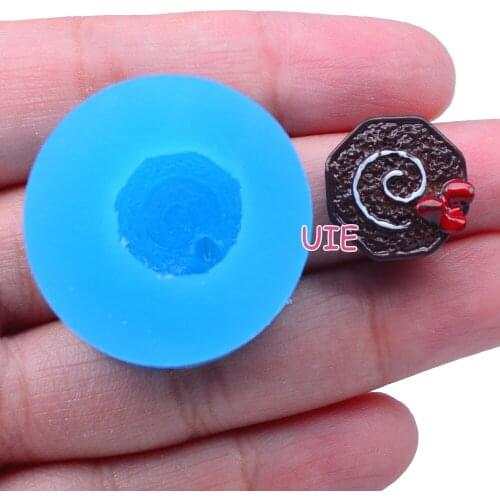 GYL300U 14.1mm x 13.1mm Chocolate Polygonal Cake Silicone Mold Fondant Cake Decoration Candy Resin Clay Earrings Necklace Craft