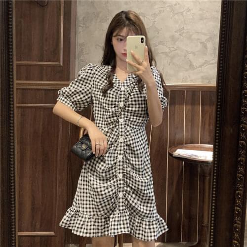 Summer new edition of Korean plaid fashion cute V-neck fold single-breasted lotus leaf pendulum bubble sleeve slim dress