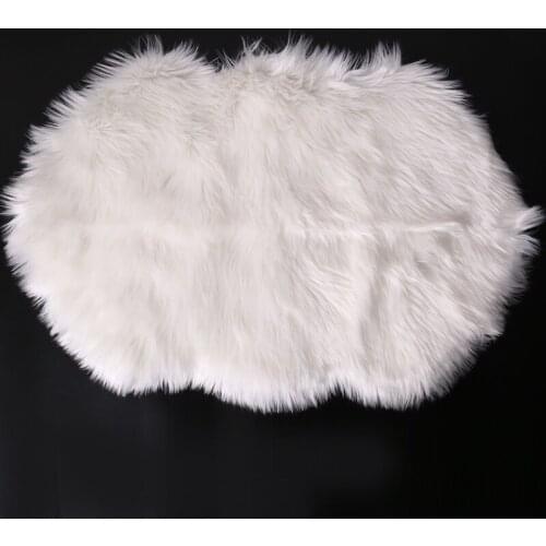 Hot Carpets Anti-Skid Shaggy Plush Area Rugs Living Room Bedroom Carpet Bedside Floor Mat Home Decor 23.6 x 35.5 Inch