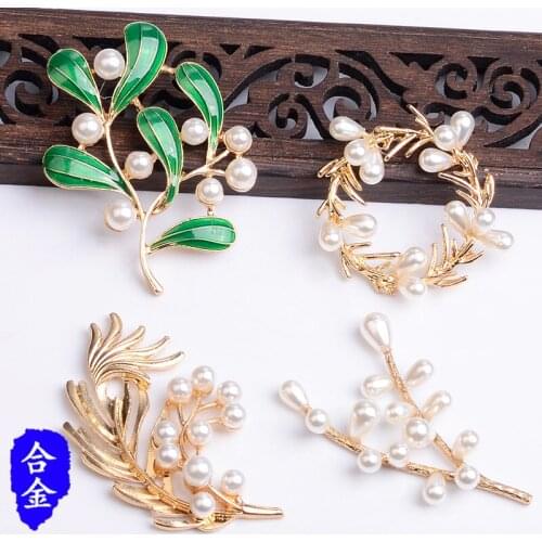 40pcs gold Color Alloy Material rhinestone Leaf Charm Flower pendant For Head DIY Wedding Handmade Jewelry Making