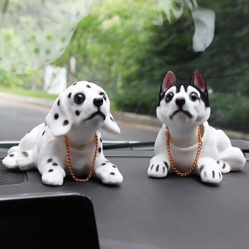 Car Ornaments Funny Auto Noddong Shaking Head Dog Automobiles Dashboard Pendant Interior Furnishings Desk Decoration Accessories