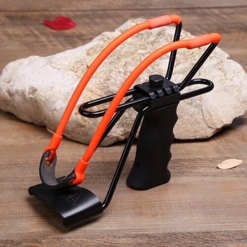 Outdoor Handhold High Quality Random Strong Outdoor hunting Heavy Slingshot Catapult Rubber Band Hunting Metal With Wrist Rest