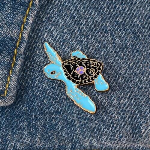 Ocean starry sky Giant tortoise Hard Enamel Pins Longevity Animal Metal Brooches Badges Clothes Bags Pins Jewelry Friends Gifts