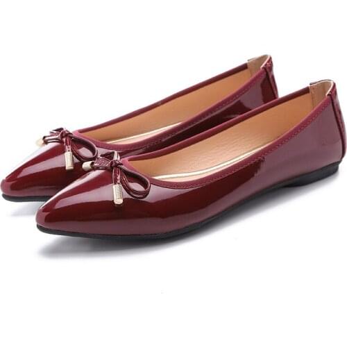Pop New Flat Shoes Women Pointed Toe Flats Designer Shoes Women Luxury Pop Butterfly-knot Patent Leather Ladies Shoes Loafers