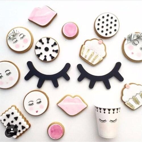 Ins Nordic Wood Eyelashes Cartoon 3D Wall Sticker Children Bedroom Home Living Room Hanging Decoration DIY Props 2pcs/set