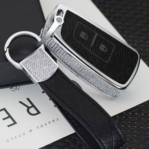 Leather key case cover buckle for Nissan Sylphy TIIDA Qashqai TEANA SUNNY Bluebird Kicks rhinestone accessories folding key set