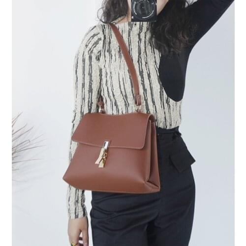2021 ladies new PU leather solid color simple soft surface shoulder bag ladies shoulder lock large capacity pu tote bag