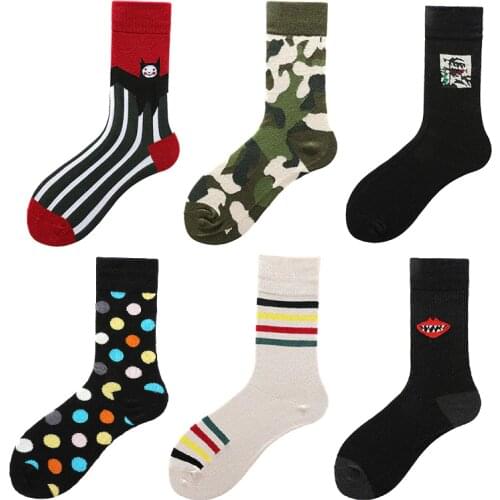 New Product Fashion Street Trend Mens Stockings Personality Graffiti Daily Wild Cotton Breathable Mens Stockings