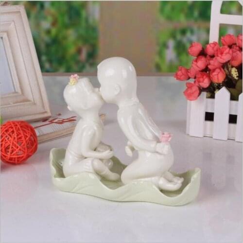 Fashion decorative ceramics crafts ornaments love kiss cute little couple home decorations