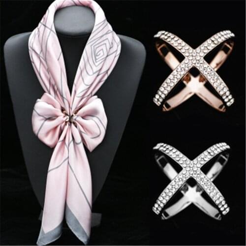 Simple and versatile X-shaped brooch scarf buckle womens crystal brooch hollow scarf buckle brooch jewelry clothing accessories