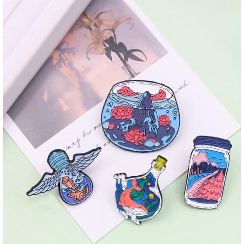 Ocean Scenery Brooches Colorful Whale Sea Wave Crystal Peak Broche Enamel Pin Wishing Bottle Badge Bag Jewelry Lapel for Friends