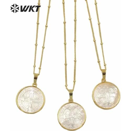 WT-JN127 Hot sales round Mother of pearl shell necklace religious Christian cross necklace with beads chain