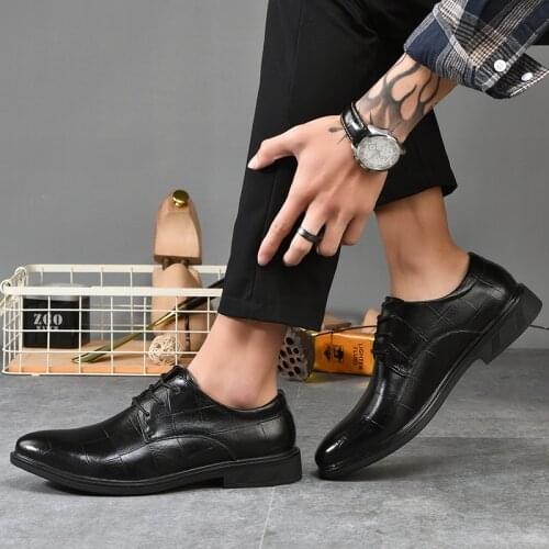 Classic Business Men Dress Shoes Fashion Formal Wedding Men Slip on Office Oxford for Business Suits Retro Footwear Business