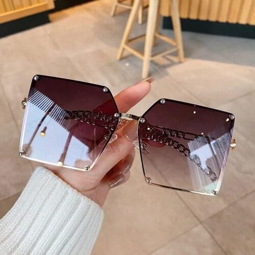2021 New Fashion Oversize Gradient Sunglasses For Women Vintage Alloy Chain Frame Rivet Square Sun Glasses Female Elegant Shades