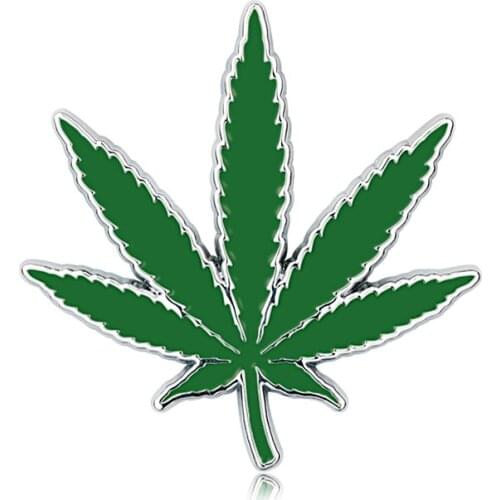 The maple Leaf Car Sticker 3D Metal Auto Green Emblem Badge for BMW Audi Volkswagen Lada Tuning Accessories Car Styling