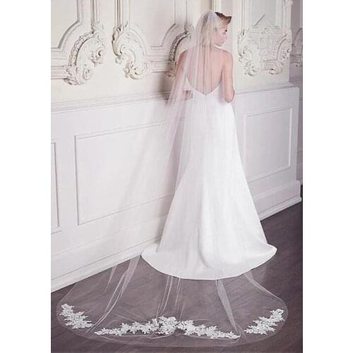 Simple Romantic Tulle Long Wedding Veil With Lace Appliques