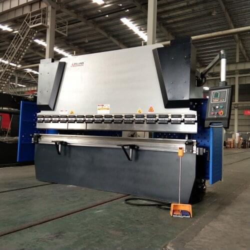 Angle Adjustable Bending Machine With E21 Control System And Protect Fence WC67K-80T/2500