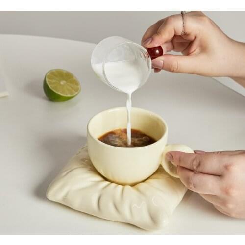 Lazzy house Tea Pairs