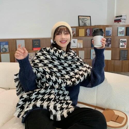 New arrival comfortable thick soft plaid big scarf warm temperamental fresh fashion cute scarf high quality knit classical shawl