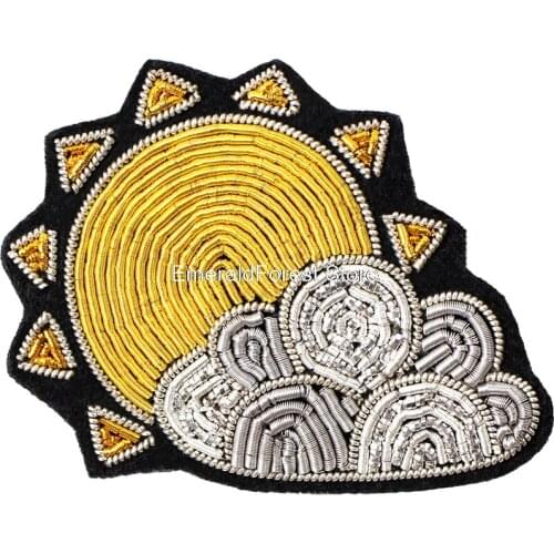 Hand-embroidered Indian silk Brooch accessories High-end pin decoration creative Baituan cartoon badge trend
