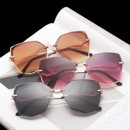 Fashion Vintage Women Square Sunglasses Anti-reflective Mirror Metal Glasses Frame Classic New Men Driving Sun Glasses Uv400