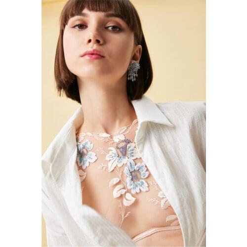 Women Sexy Lace Embroidered Gold Thread Tanks Floral Camis The Inside Match of The Coat and Shirts Lace Crop Top