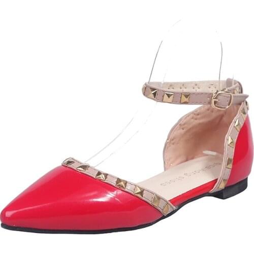 Women Flats T Strap Rivets Dress Shoes Patent Leather Ankle Strap Rivet Sandals Black Ladies Fashion Designer Shoes Woman