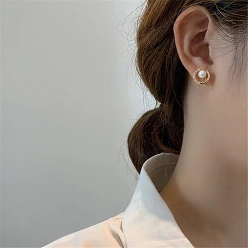 New Arrival Trendy Round Exquisite Pearl Round C-shaped Simple Stud Earrings For Women Fashion Crystal Jewelry