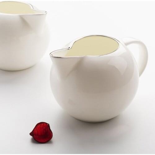 Top grade white ceramic milk kettle Creamer Pots creative Sugar Bowl Seasoning Jar Condiment Pot Spice Container Canister Cruet