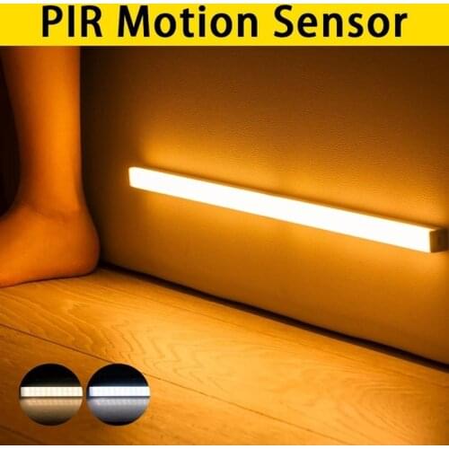 Motion Sensor Closet Light Wireless LED Night Light Staircase Bedroom Closet Room Aisle Safety Lighting Decorative Light