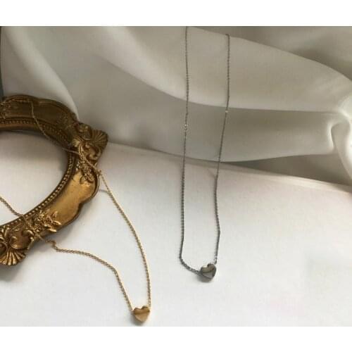 Delicate Jewelry Thin Chain Necklace Hot Selling Metallic Small Cute Heart Pendant Necklace Modern Jewelry For Girl Student Gift