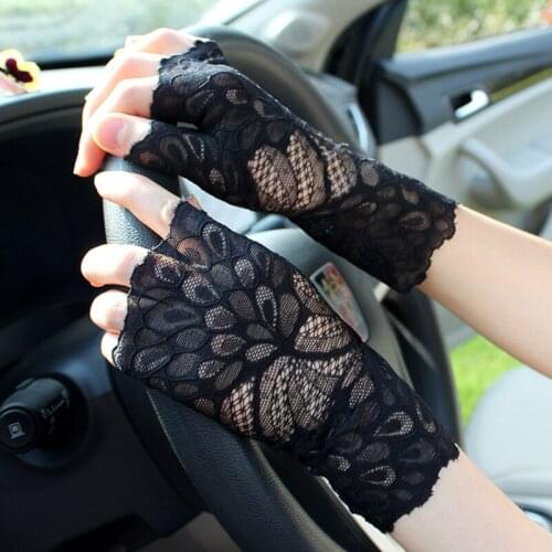 Summer Women Sexy Lace Sunscreen Gloves Elegant Female Breathable Black Flower Anti-UV Skid Driving Half Finger Gloves